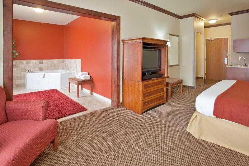 Holiday Inn Express Hotel & Suites Cedar City By Ihg Exterior foto