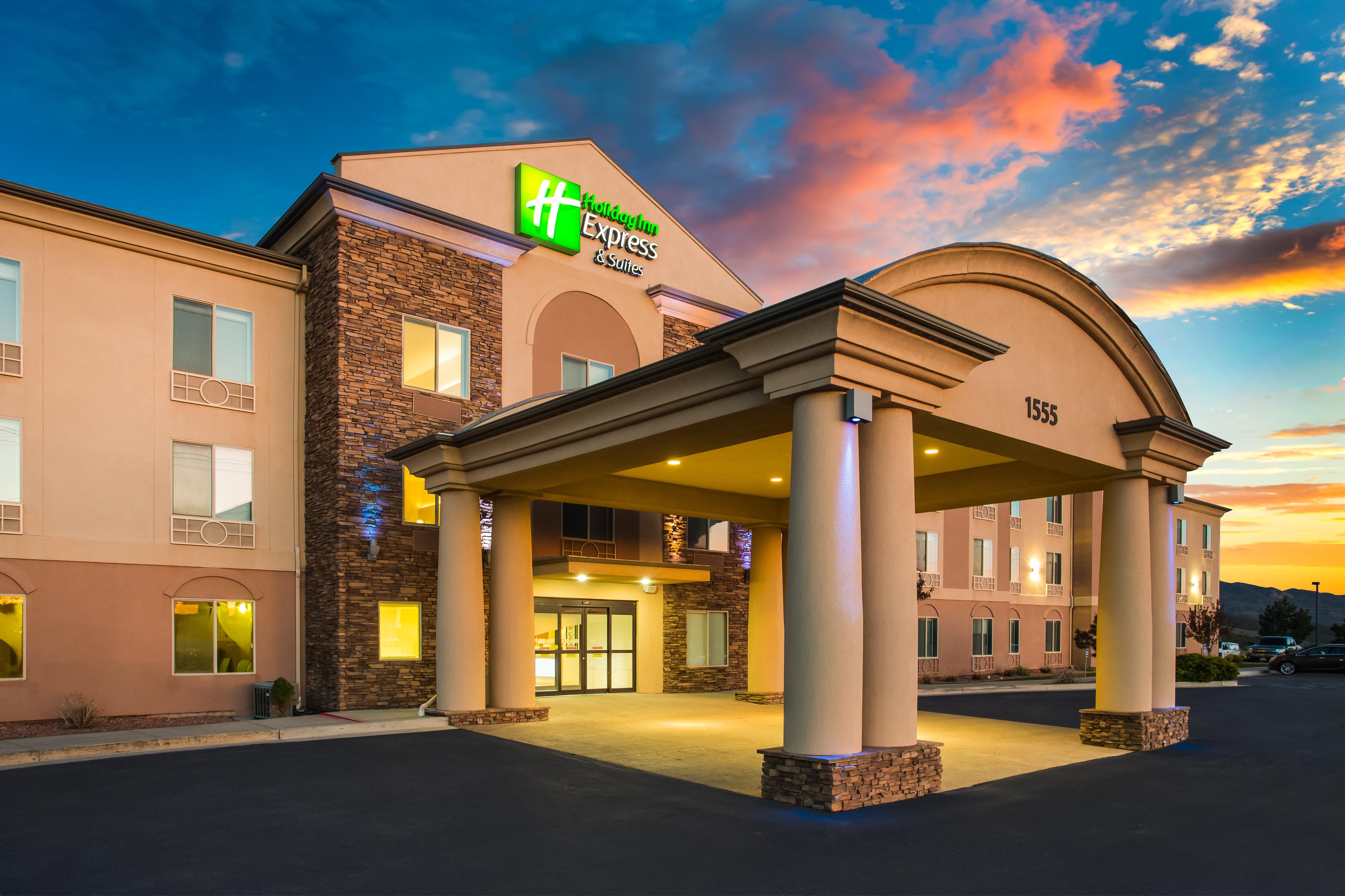 Holiday Inn Express Hotel & Suites Cedar City By Ihg Exterior foto