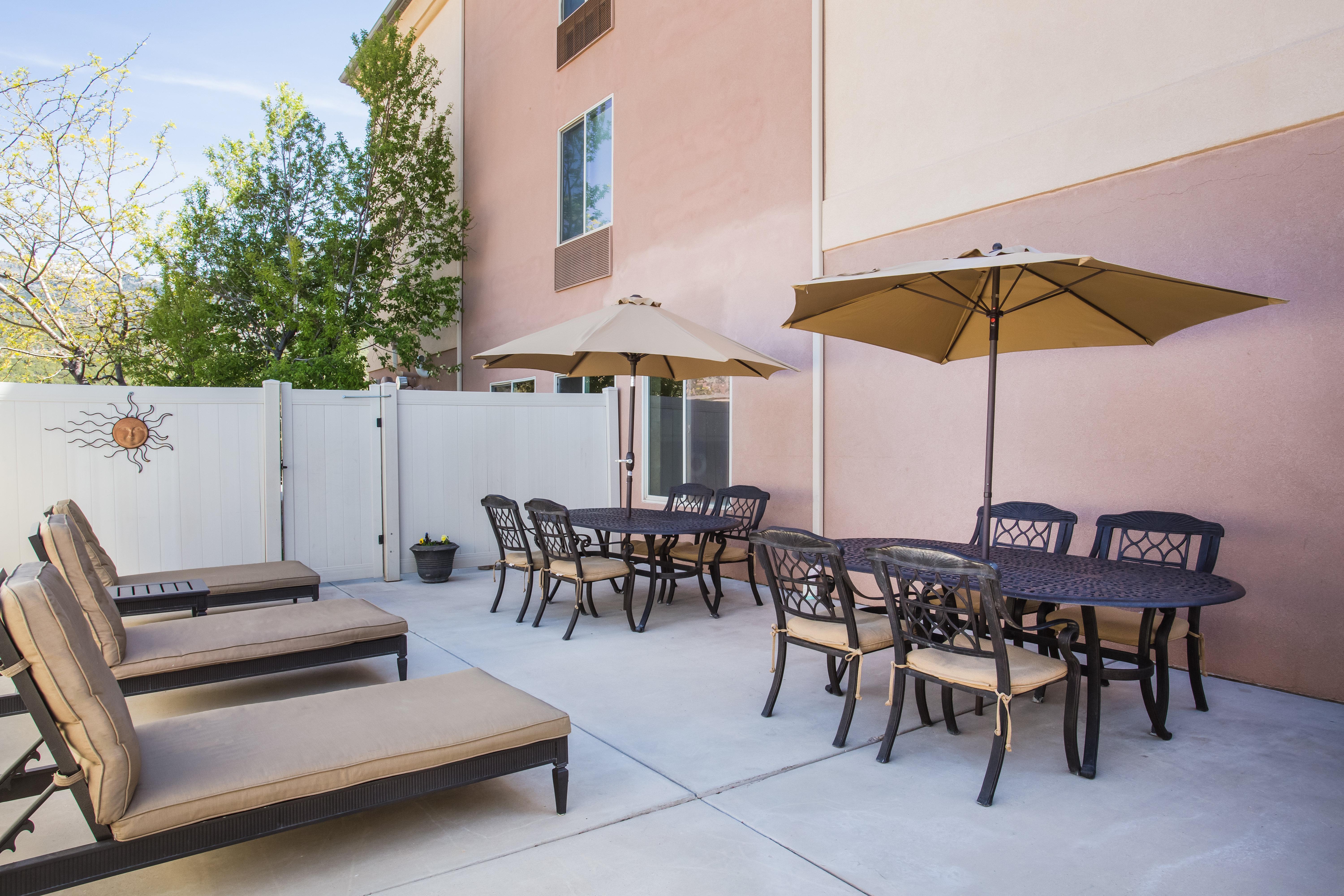Holiday Inn Express Hotel & Suites Cedar City By Ihg Exterior foto